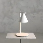 Lampy stojące - Biała, kompaktowa lampka na biurko Form - miniaturka - grafika 1