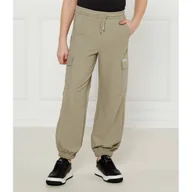 Spodnie i spodenki dla chłopców - Calvin Klein Jeans Spodnie cargo Regular Fit - miniaturka - grafika 1