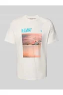 Koszulki męskie - T-shirt o kroju regular fit z nadrukiem z motywem - Only & Sons - miniaturka - grafika 1