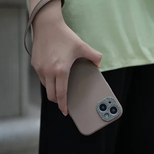 Moshi Napa MagSafe - Skórzane etui iPhone 15 (Woodsmoke Brown) - Etui i futerały do telefonów - miniaturka - grafika 4