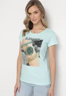 Koszulki i topy damskie - Miętowy Bawełniany T-shirt z Prostokątnym Nadrukiem i Brokatem Silpa - Born2be - miniaturka - grafika 1