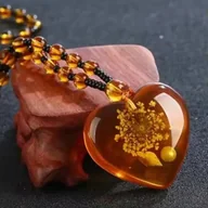 Wisiorki - Naszyjnik wisiorek Z Bursztynowym Sercem Serce Bursztyn prezent - miniaturka - grafika 1