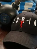 Czapki i chusty sportowe męskie - Czapka czarna z daszkiem Furia - miniaturka - grafika 1