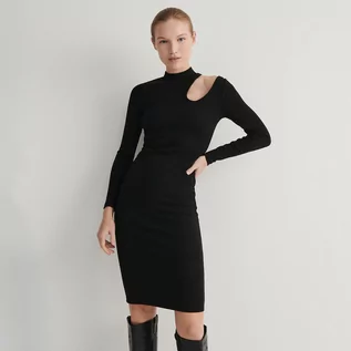 Sukienki - Reserved - Dzianinowa sukienka midi - Czarny - grafika 1