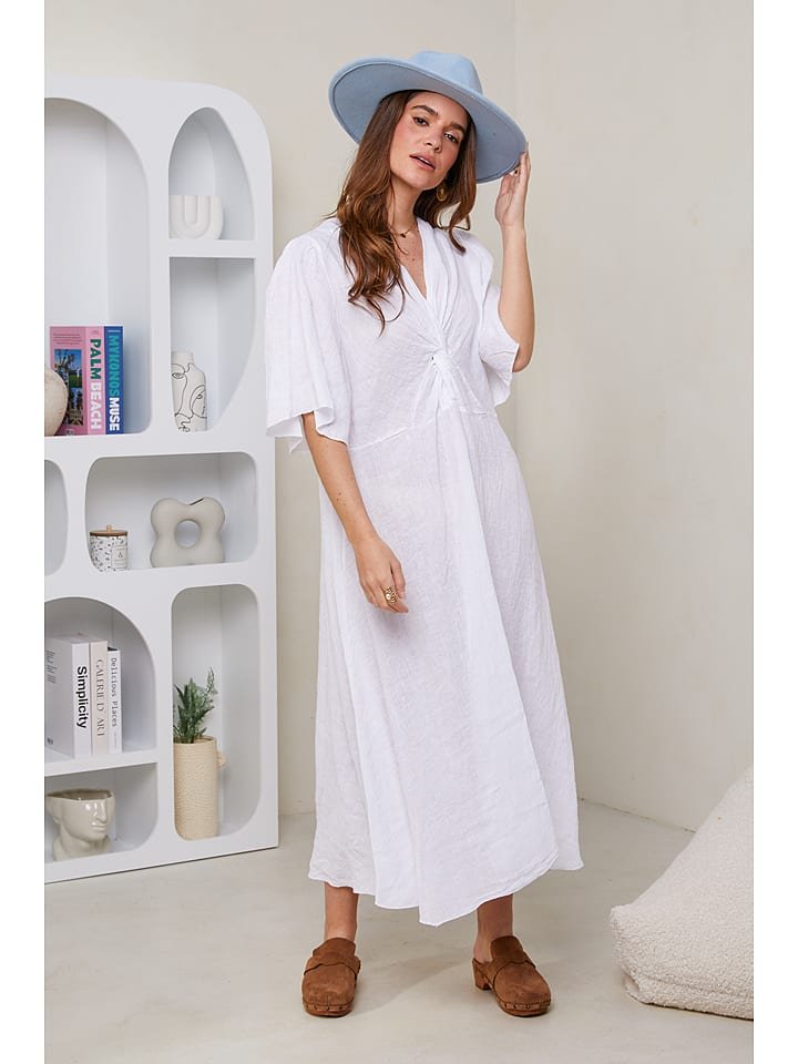 Le Monde du Lin Lniana sukienka w kolorze białym