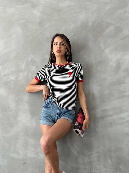 Koszulka z haftowanym sercem - biało-czarny