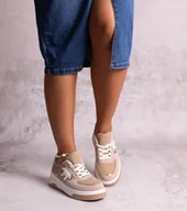 Sneakersy damskie - Beżowe sneakersy z lustrzaną wstawką Kollins-38 - miniaturka - grafika 1