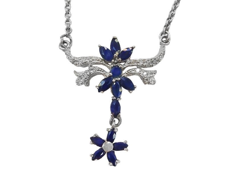 Srebrny naszyjnik 925 z efektownym szafirowym kwiatkiem i cyrkoniami