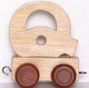 Pociągi dla dzieci - Small Foot Design Wagonik z literą Q Alfabet - miniaturka - grafika 1