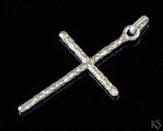 Biżuteria religijna - Srebrny krzyżyk kuty okrągły KR-10 Ag pr. 925 - miniaturka - grafika 1