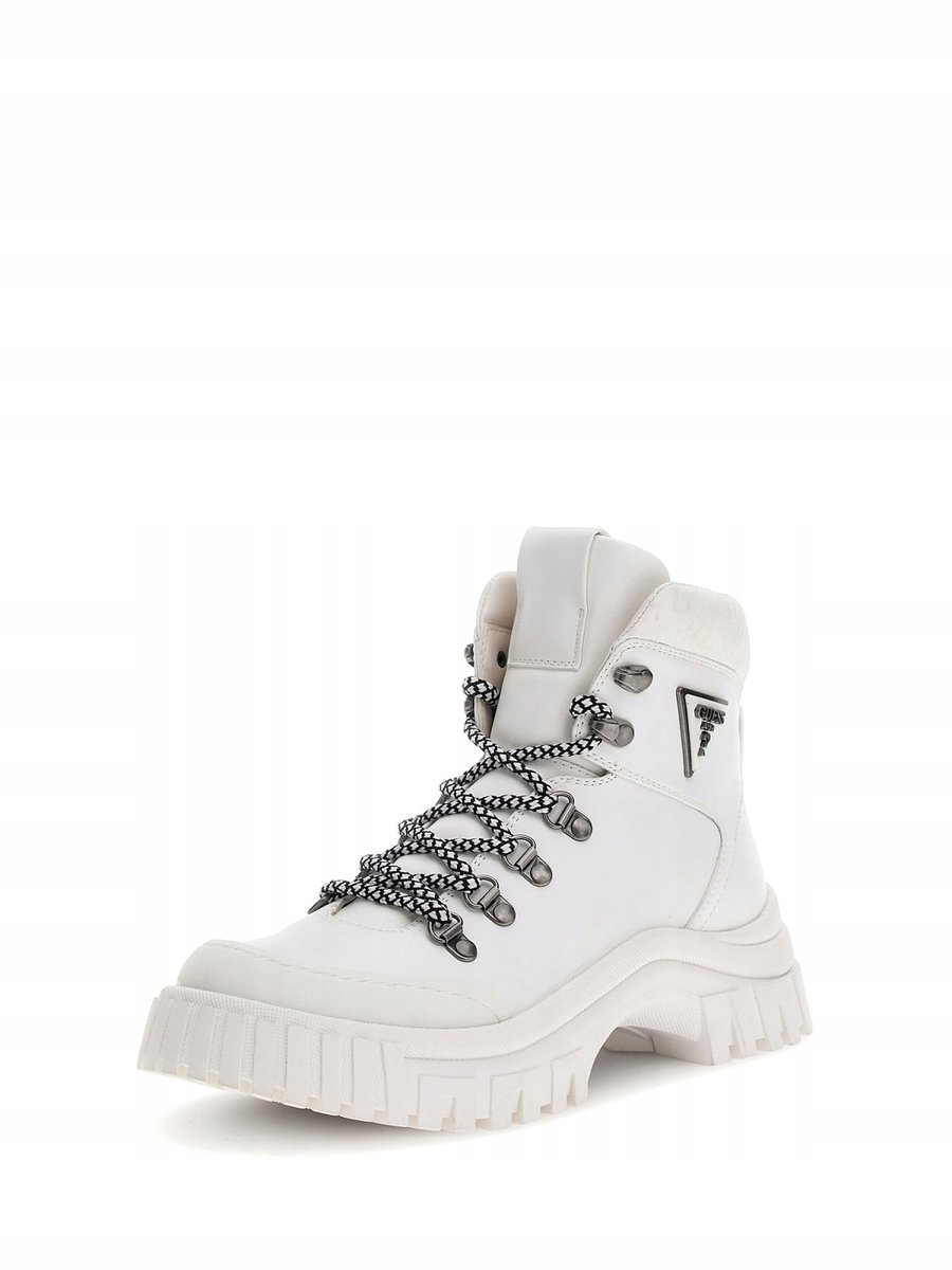 GUESS BIAŁE BOTKI DAMSKIE Z WYSOKĄ PODESZWĄ Z LOGO 39 I1D