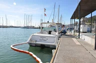 Wyposażenie miejsc publicznych - Bariera Olejowa Chłonna Z Osłoną Pcv - 2 X 5M (13Cm) - miniaturka - grafika 1