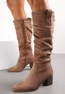 Kozaki damskie - Ciemnobeżowe Kozaki przed Kolano na Słupku Cersinda - miniaturka - grafika 1