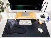 Podkładki na biurko - Mata na biurko z elementami graficznymi - czarna [Rozmiar: 90 cm x 45 cm]/Accurate - miniaturka - grafika 1