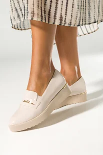 Beżowe półbuty damskie lakierowane slip on na platformie złota ozdoba z kryształkiem Casu MD7538-2 - Trampki damskie - miniaturka - grafika 1