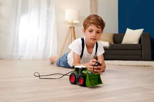 DICKIE Traktor Fendt na kabel 14 cm 373-2000 - Samochody i pojazdy dla dzieci - miniaturka - grafika 6