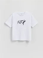 Koszulki dla chłopców - Reserved - Bawełniany t-shirt z napisem - złamana biel - miniaturka - grafika 1