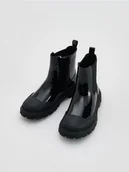 Buty dla dziewczynek - Reserved - Botki z imitacji skóry lakierowanej - czarny - miniaturka - grafika 1