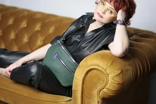 Skórzana saszetka nerka zielona - Nerki Skórzana saszetka nerka zielona - Nerki - miniaturka - grafika 1