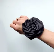 Ozdoby do włosów - Czarna, jedwabna róża na miniscrunchie - miniaturka - grafika 1