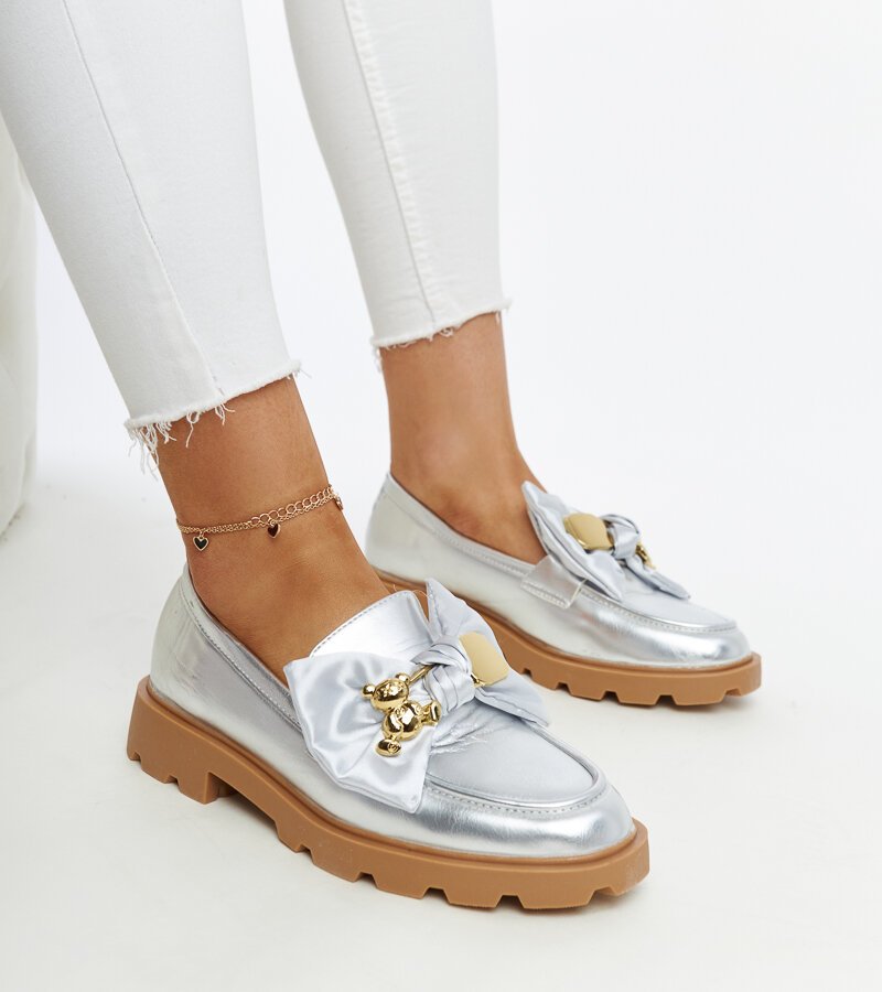 Srebrne mokasyny z ozdobną agrafką Bogumila-38