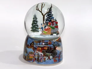 Mmm, Kula Śnieżna-Pozytywka, Ruchome Wnętrze - Rodzina Na Spacerze - Ozdoby bożonarodzeniowe Mmm, Kula Śnieżna-Pozytywka, Ruchome Wnętrze - Rodzina Na Spacerze - Ozdoby bożonarodzeniowe - miniaturka - grafika 1