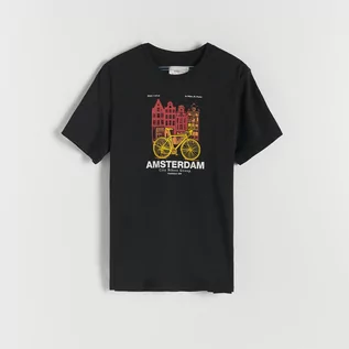 Koszulki męskie - Reserved T-shirt regular z nadrukiem - Czarny - grafika 1