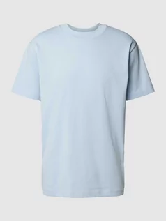 Koszulki męskie - T-shirt w jednolitym kolorze model ‘COLMAN’ - grafika 1