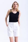 Spodenki damskie - Jeansowe szorty w białym kolorze - Greenpoint - miniaturka - grafika 1