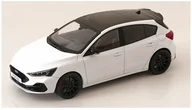 Samochody i pojazdy dla dzieci - Mcg Ford Focus St 2022 White 1:18 18453 - miniaturka - grafika 1