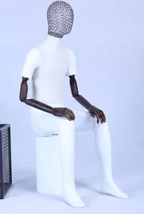 Manekin siedzący QF+5 biały matowy lakierowany Głowa pokryta tkaniną. Drewniane ramiona. Wysokiej jakości metalowa siatkowa głowa z metalową płytką Mężczyzna - Manekiny wystawowe - miniaturka - grafika 1