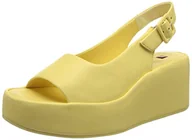 Moda i Uroda OUTLET - HÖGL Damskie sandały Loulou z obcasem, żółty - banan - 41.5 EU Weit - miniaturka - grafika 1