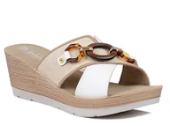 Klapki i japonki damskie - Klapki damskie na koturnie beżowo białe z ozdobnym łańcuchem Inblu EL-31-40 - miniaturka - grafika 1