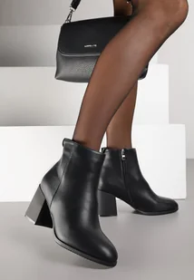 Czarne Botki do Kostki Vices na Słupkowym Obcasie z Okrągłą Aplikacją z Tyłu Wadvire - Botki damskie - miniaturka - grafika 1
