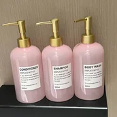 Pozostałe akcesoria kosmetyczne - TEMU 500ml - Półprzezroczysta, dziewczęca butelka z różykowym wzorem. Idealna do hoteli, pensjonatów, salonów piękności i fryzjerstwa. Doskonała do - miniaturka - grafika 1