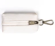 Etui na klucze - Skórzane etui na klucze białe na suwak karabińczyk kółeczko na łańcuszku mały portfelik - miniaturka - grafika 1