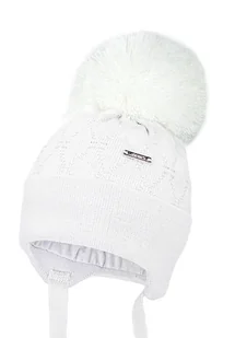 Dziewczęca czapka na zimę GILLES z pomponem biała - Czapki dla dzieci Dziewczęca czapka na zimę GILLES z pomponem biała - Czapki dla dzieci - miniaturka - grafika 1