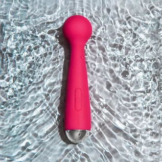 Wibratory i masażery - Svakom Masażer - Emma Mini Wand Massager Plum Red SF017A - grafika 1