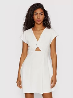 Sukienki - Vero Moda Sukienka letnia Jesmilo 10260353 Biały Regular Fit - grafika 1