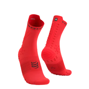 COMPRESSPORT Skarpetki do biegania trailowe PRORACING SOCKS V4 TRAIL fluo red/black - Skarpetki sportowe męskie - miniaturka - grafika 1