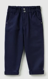 Spodnie i spodenki dla chłopców - Benetton Spodnie w kolorze granatowym - grafika 1