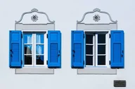 Plakaty - Plakat, Niebieskie okiennice, 30x20 cm - miniaturka - grafika 1