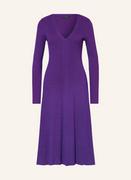 Sukienki - Phase Eight Sukienka Z Dzianiny Amberlyn violett - miniaturka - grafika 1