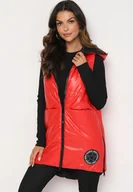 Kamizelki damskie - Czerwona Kamizelka Długa z Kapturem Ozdobiona Naszywką Zapinana na Napy Nevettea - miniaturka - grafika 1