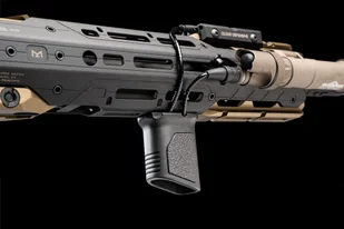 Strike Industries - Chwyt M-LOK Angled Vertical Grip - Short - FDE - SI-AR-CMAG-S - Osprzęt do wiatrówek - miniaturka - grafika 13