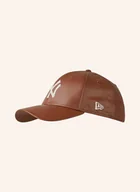 Czapki damskie - New Era Czapka Z Daszkiem Img Leather 9forty® braun - miniaturka - grafika 1
