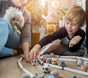 Flockies Figurka Żyrafa Gina FLO0114 - Figurki dla dzieci - miniaturka - grafika 7