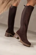 Kozaki damskie - Czekoladowe kozaki damskie bieżnikowana podeszwa z ozdobnym przeszyciem elastyczna guma w cholewce Casu S7483-6 - miniaturka - grafika 1