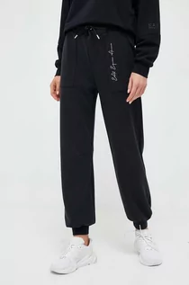 Spodnie damskie - EA7 Emporio Armani spodnie dresowe kolor czarny z nadrukiem - grafika 1