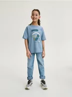 Koszulki dla chłopców - Reserved - T-shirt regular - niebieski - miniaturka - grafika 1